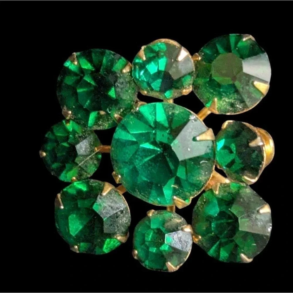 Vintage Green Rhinestone Cluster Brooch Gold‎ Tone Mid Century Costume Jewelry